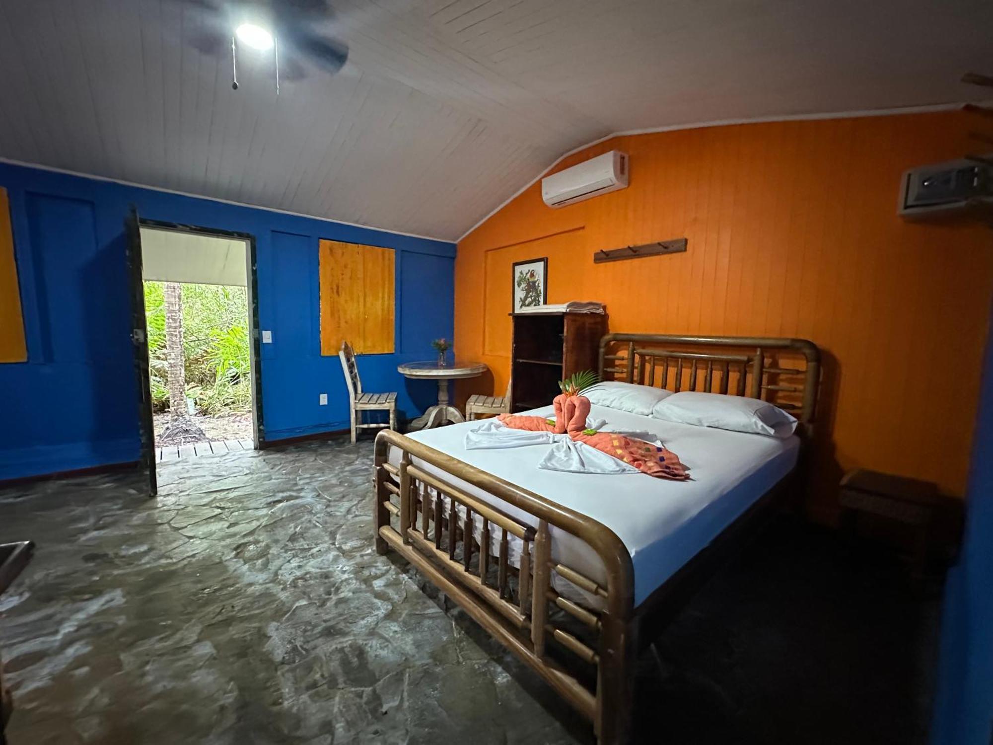 Chosa Manglar Suites & Cabins Puerto Jiménez エクステリア 写真