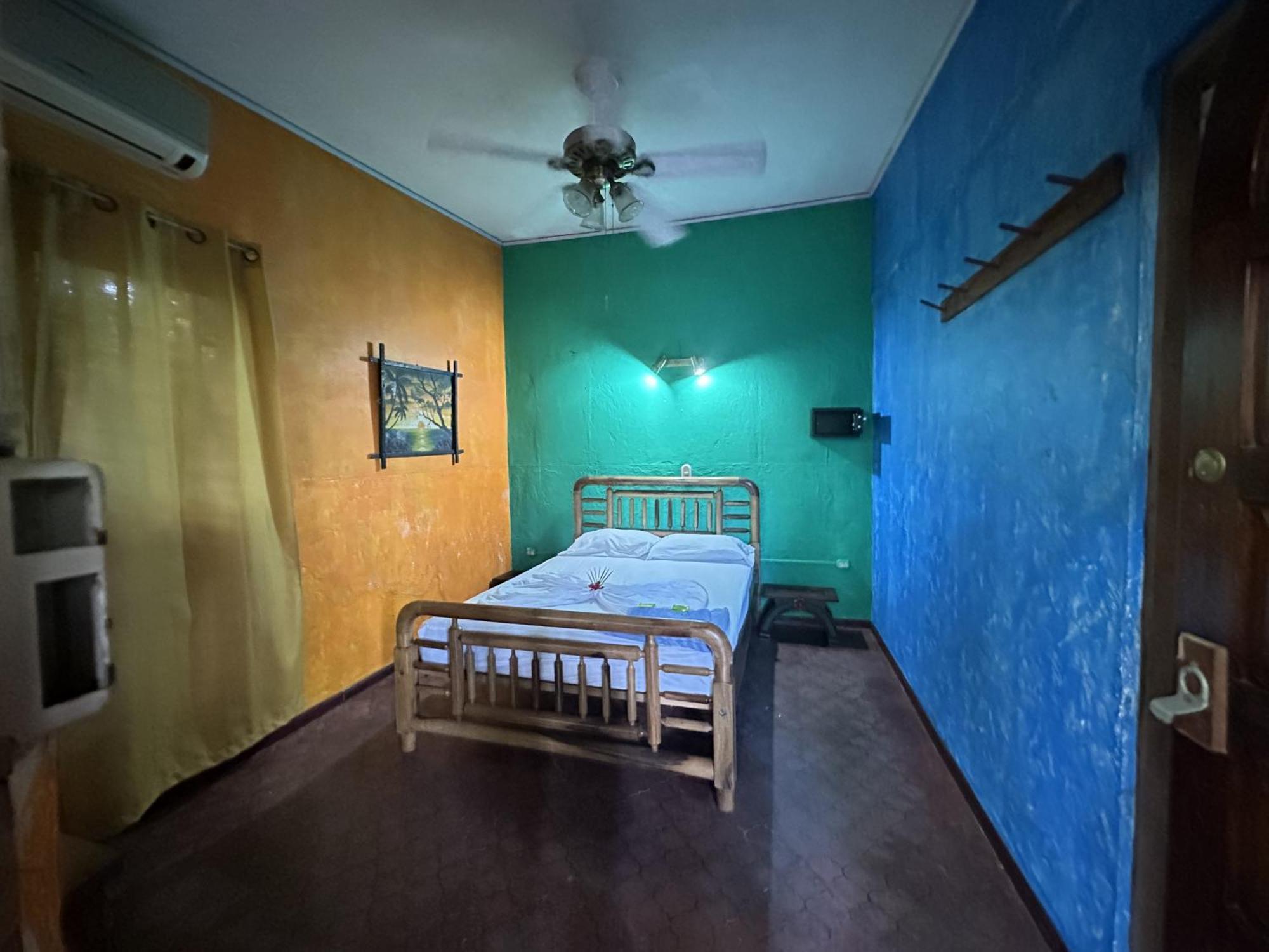 Chosa Manglar Suites & Cabins Puerto Jiménez エクステリア 写真